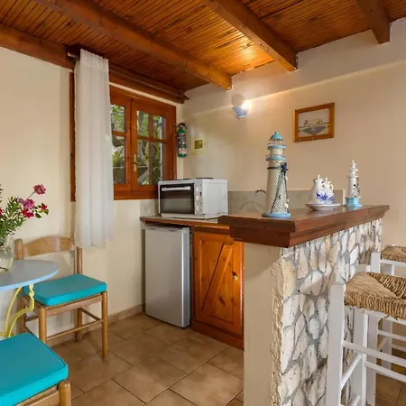 Garden Of Eden Apartment *